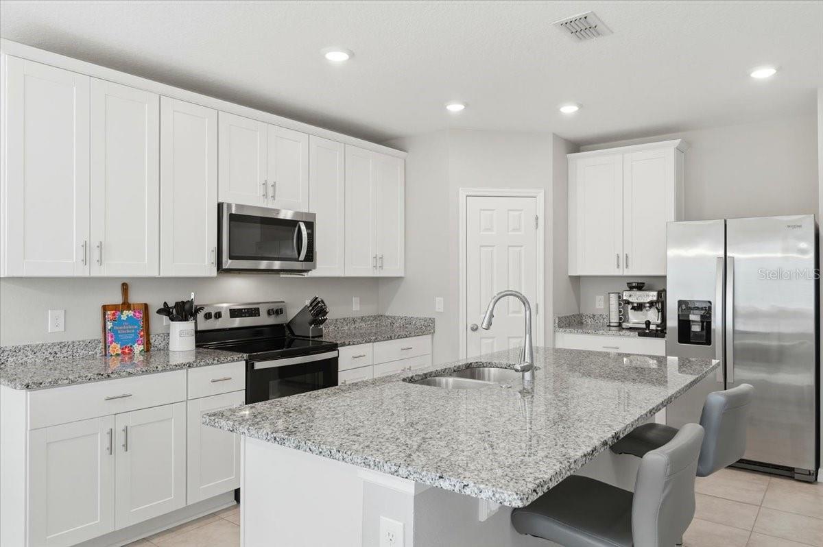 Image 9 of 41 For 1015 Kobuk Street