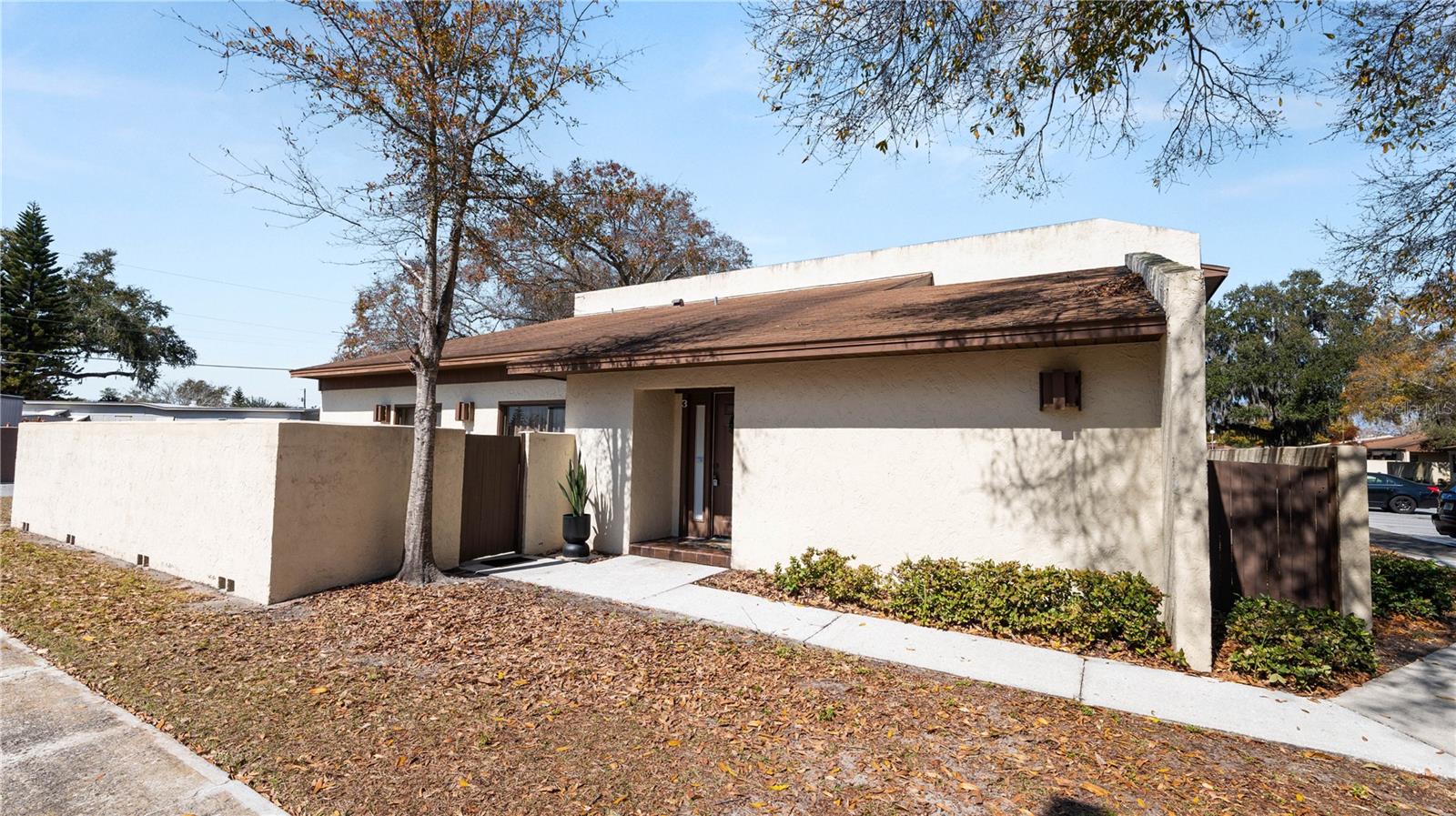 Image 37 of 42 For 1880 Crystal Lake Drive 3