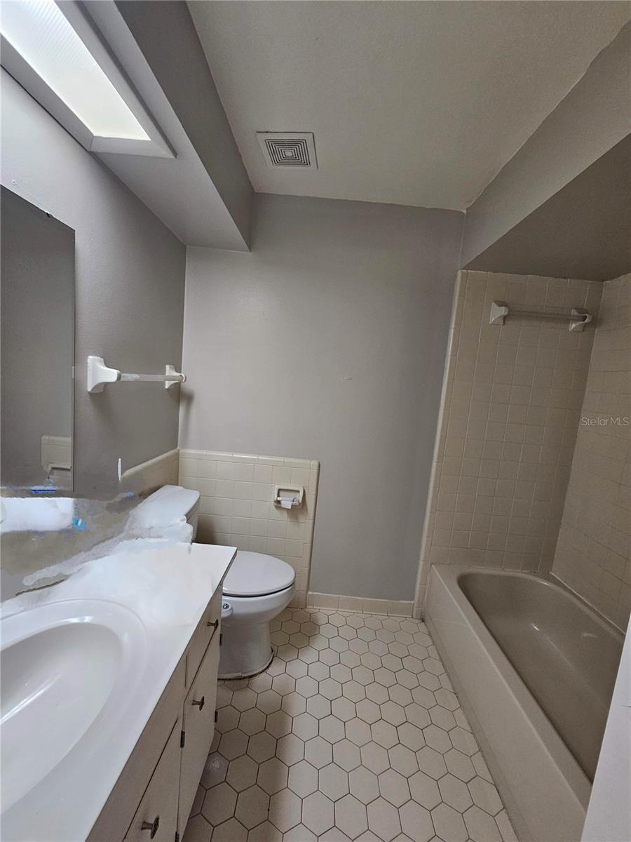 Image 10 of 11 For 2253 Firestone Place