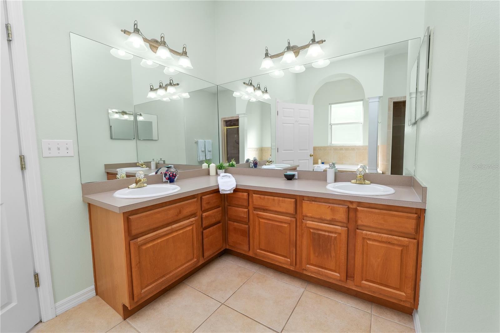 Image 36 of 62 For 2258 Colony Club Drive