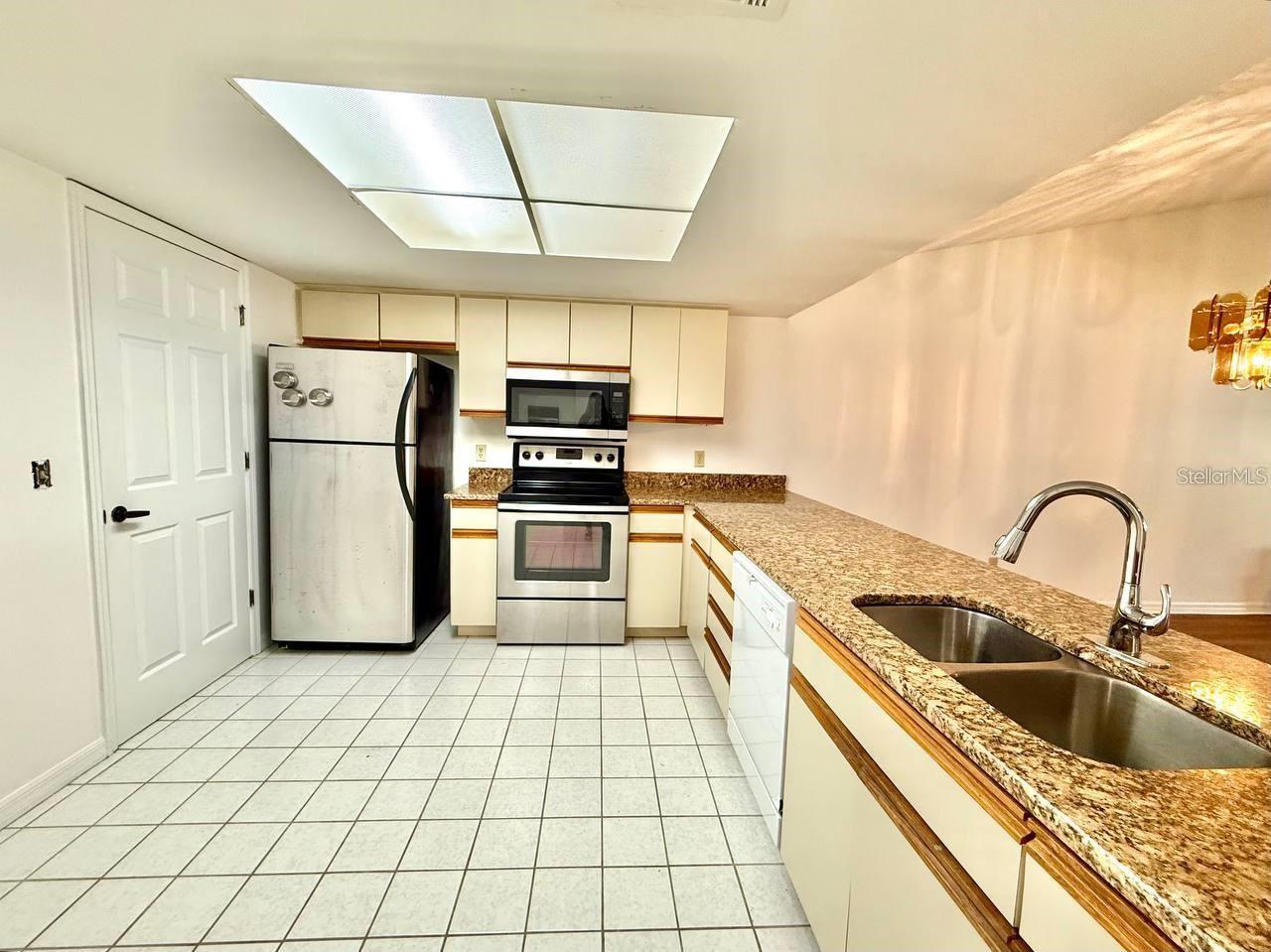 Image 8 of 12 For 18308 Aintree Court