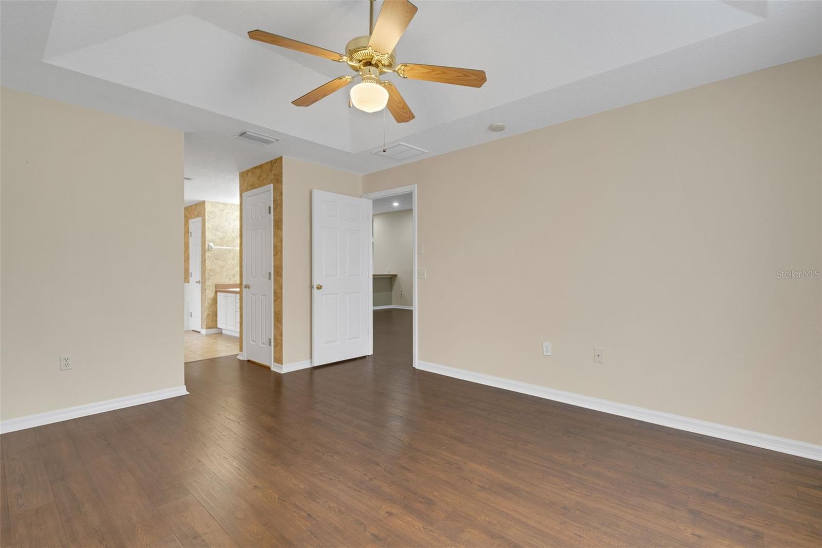 Image 22 of 42 For 654 Lake Clark Place