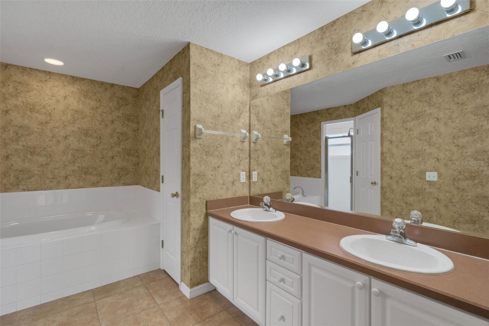 Image 23 of 42 For 654 Lake Clark Place