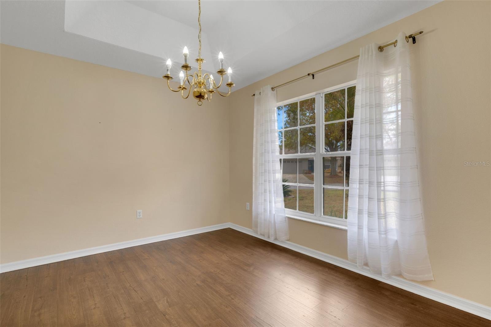 Image 7 of 42 For 654 Lake Clark Place