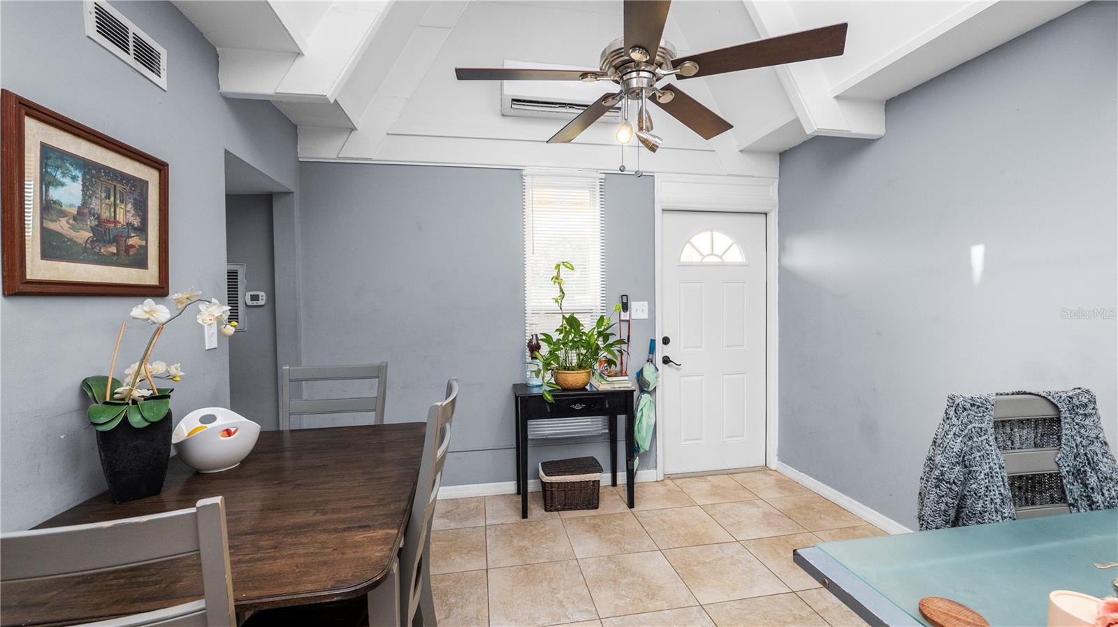 Image 10 of 39 For 4311 Club Circle