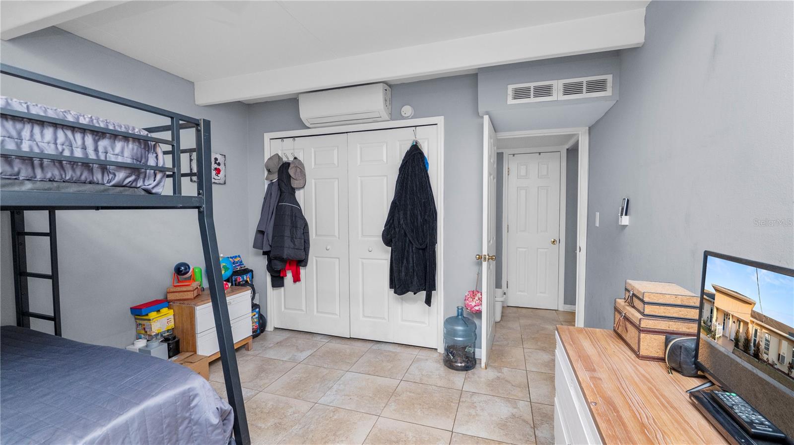 Image 23 of 39 For 4311 Club Circle