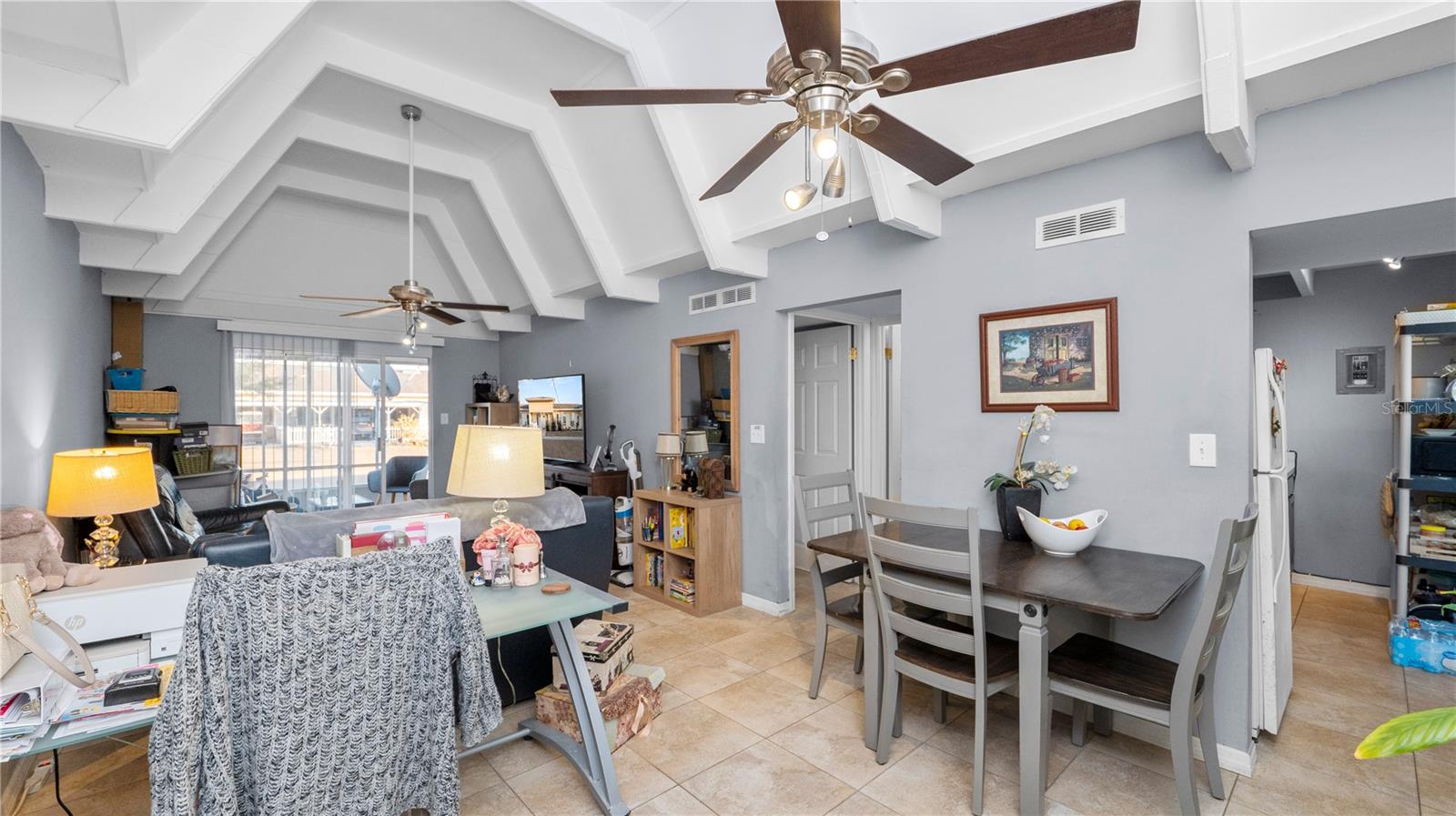 Image 7 of 39 For 4311 Club Circle