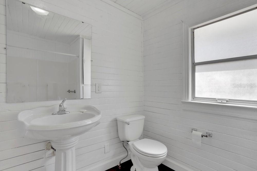 Image 17 of 37 For 2905 Paul Buchman Highway