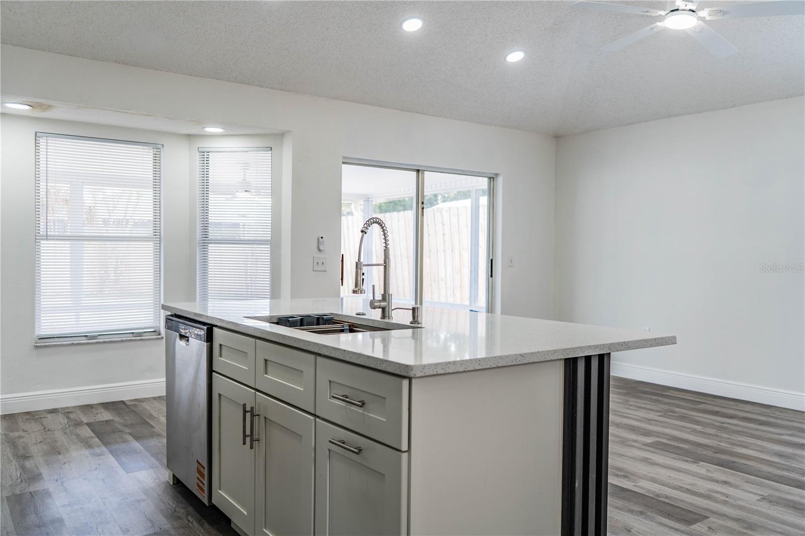 Image 12 of 68 For 413 Vineyard Drive