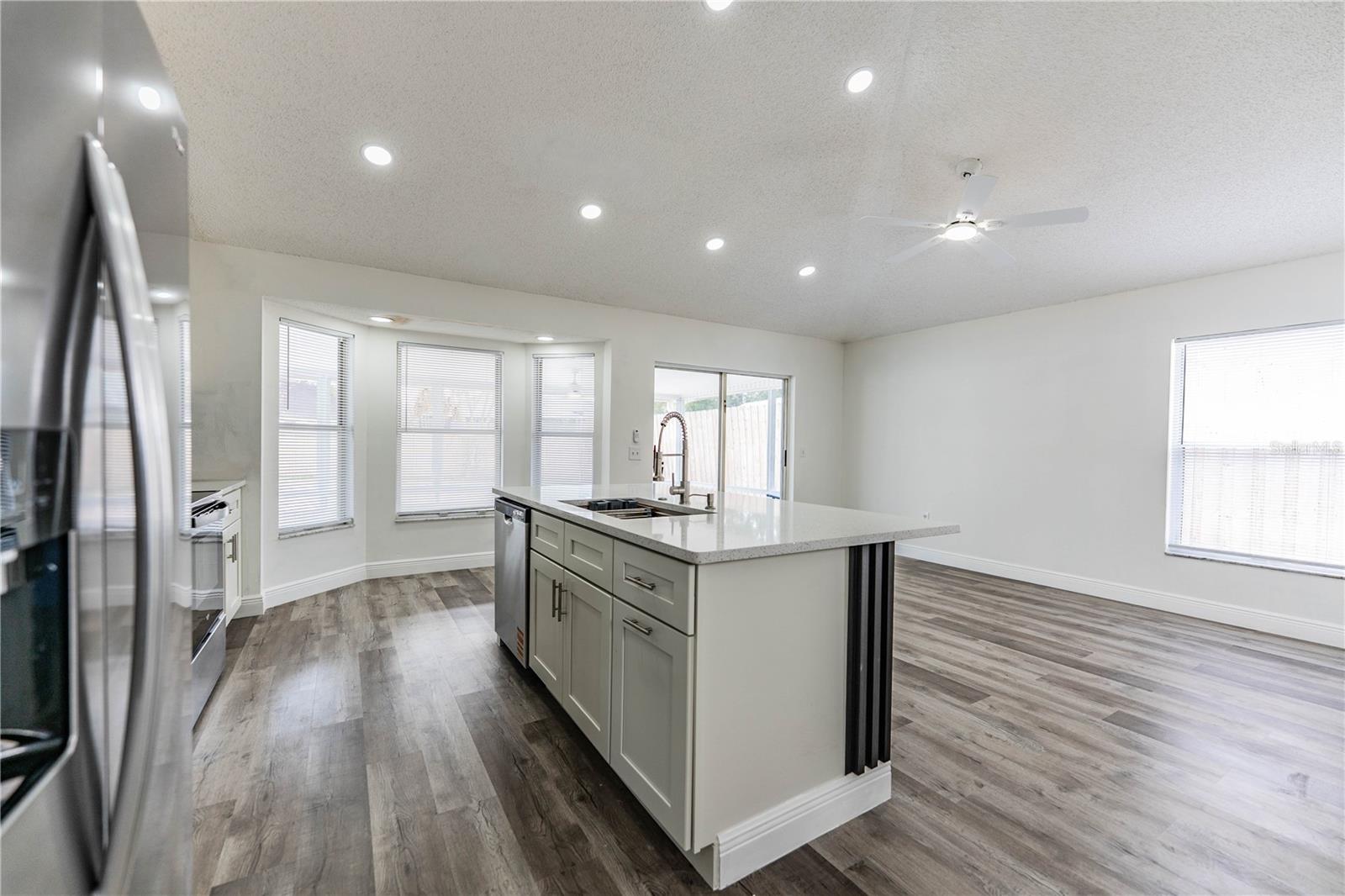 Image 14 of 68 For 413 Vineyard Drive