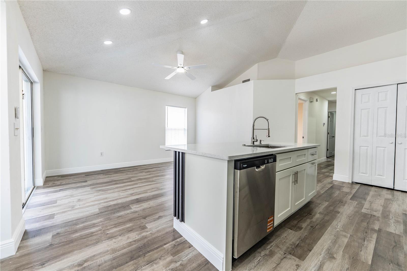 Image 15 of 68 For 413 Vineyard Drive