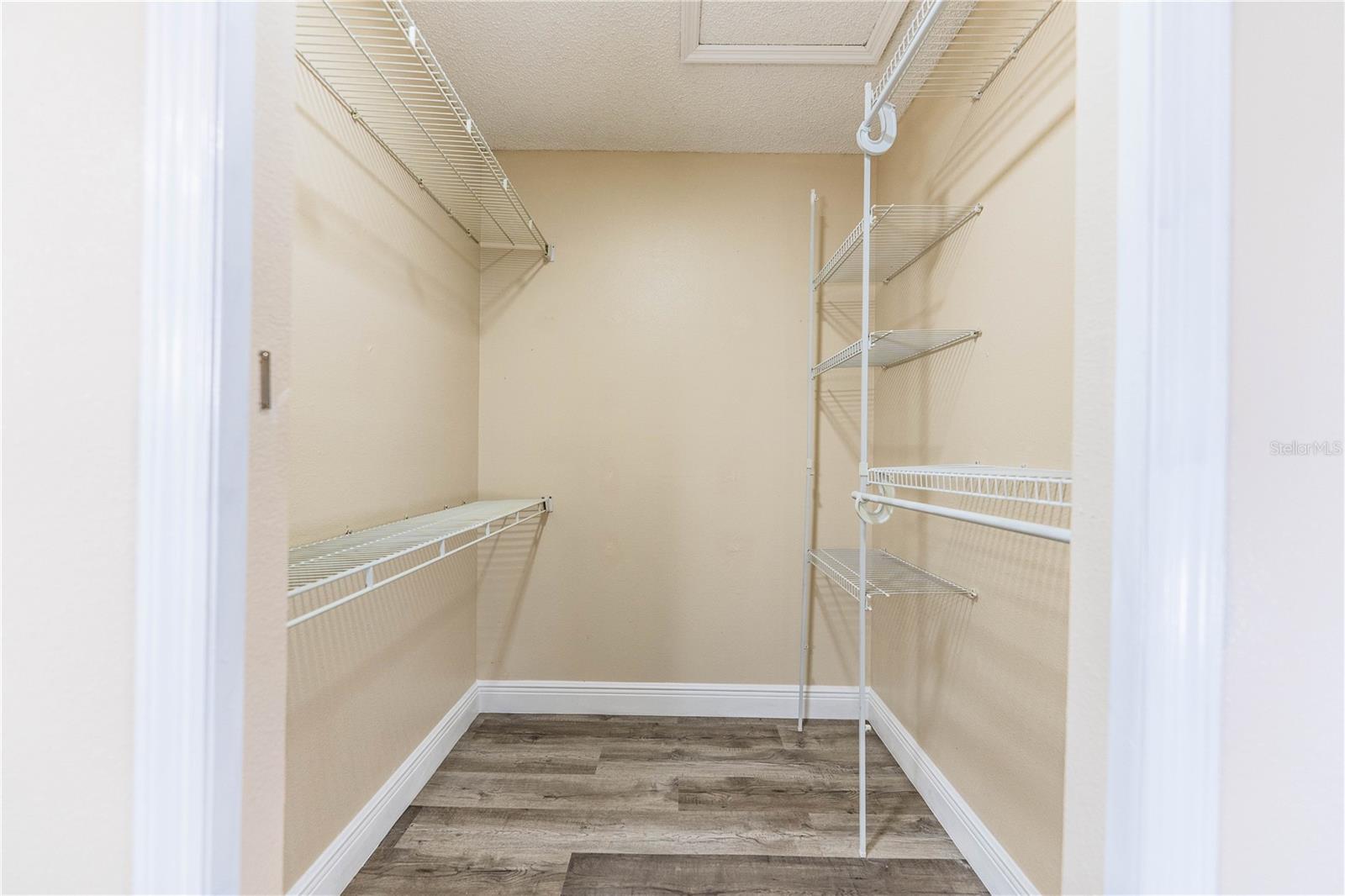 Image 24 of 68 For 413 Vineyard Drive