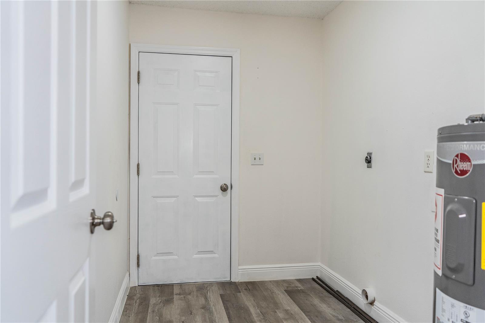 Image 38 of 68 For 413 Vineyard Drive