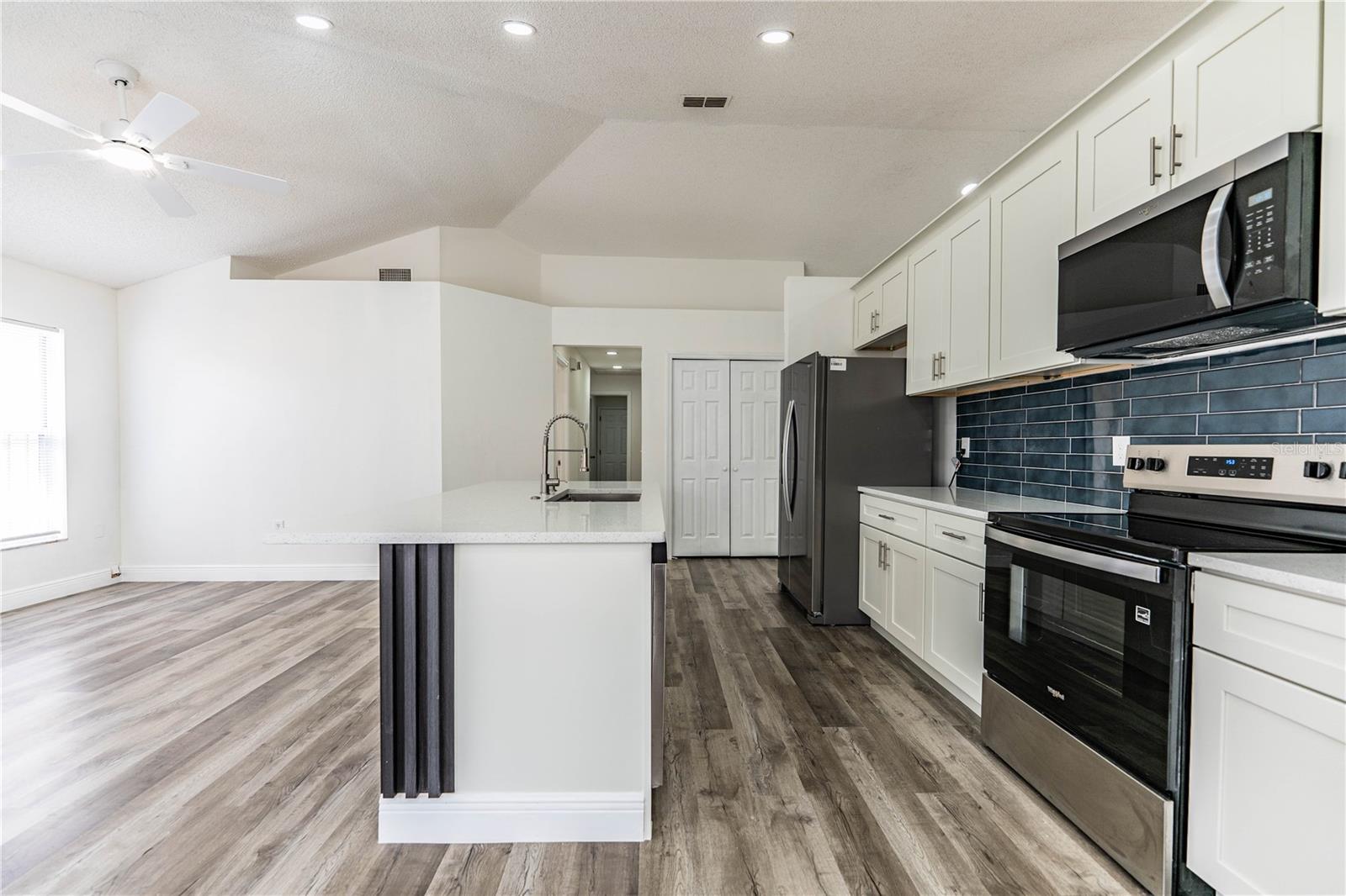 Image 6 of 68 For 413 Vineyard Drive