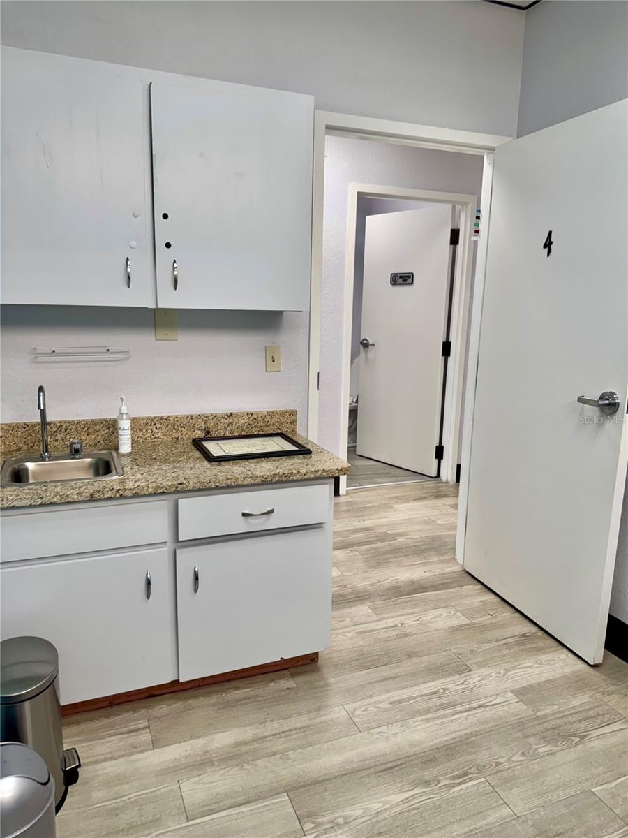 Image 10 of 58 For 6801 Us Highway 27 N