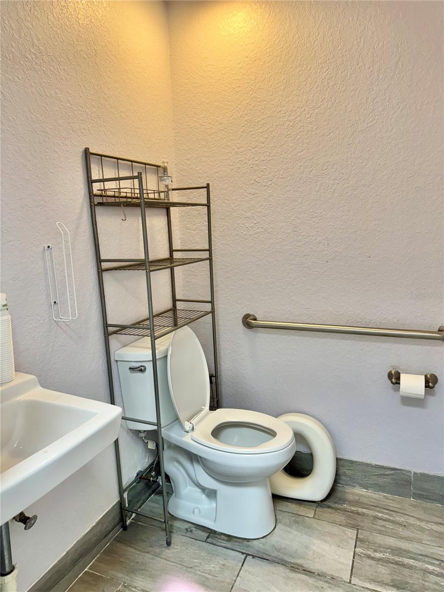 Image 17 of 58 For 6801 Us Highway 27 N