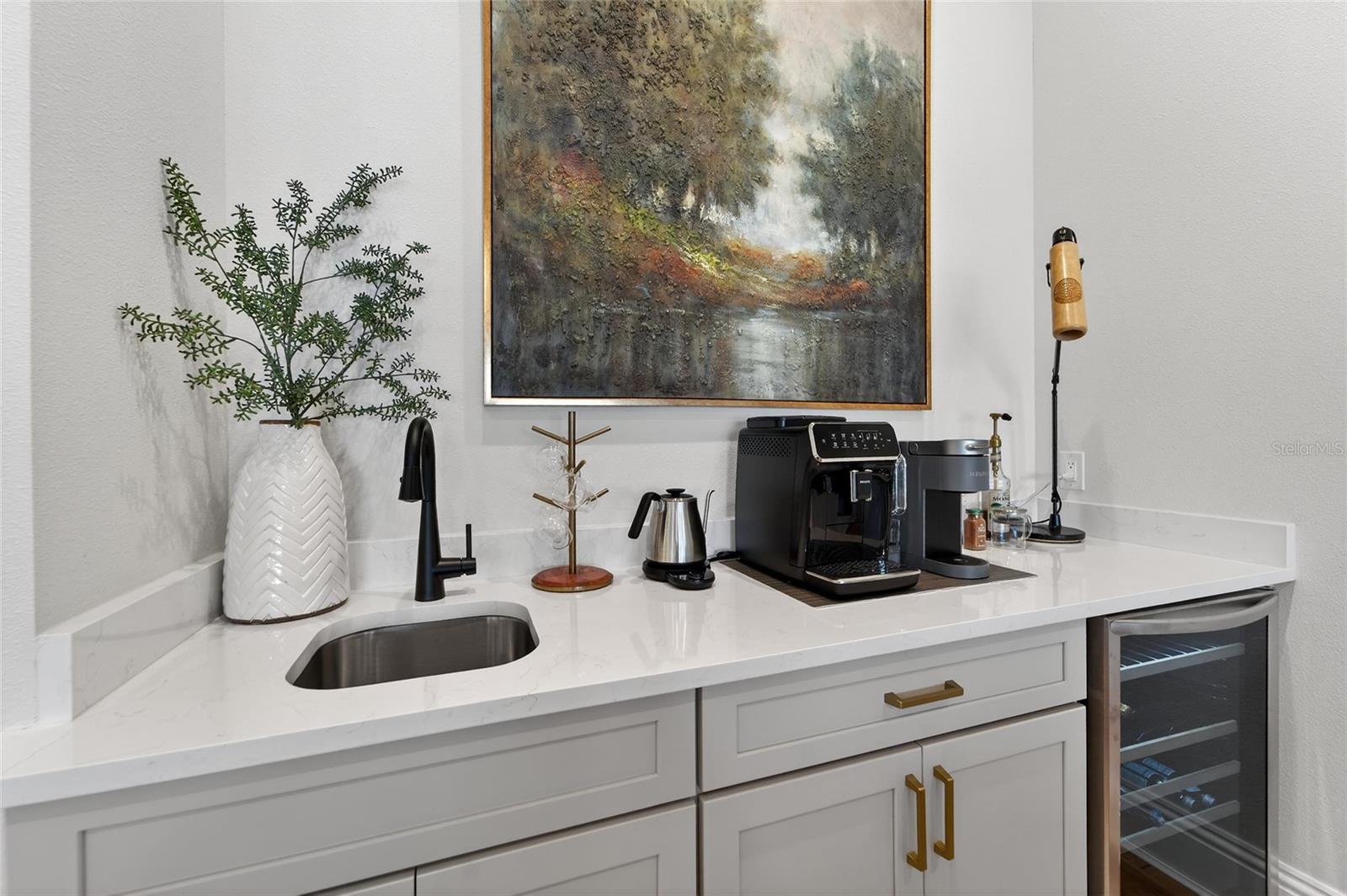 Listing photo id 12 for 5264 Riverlake Drive