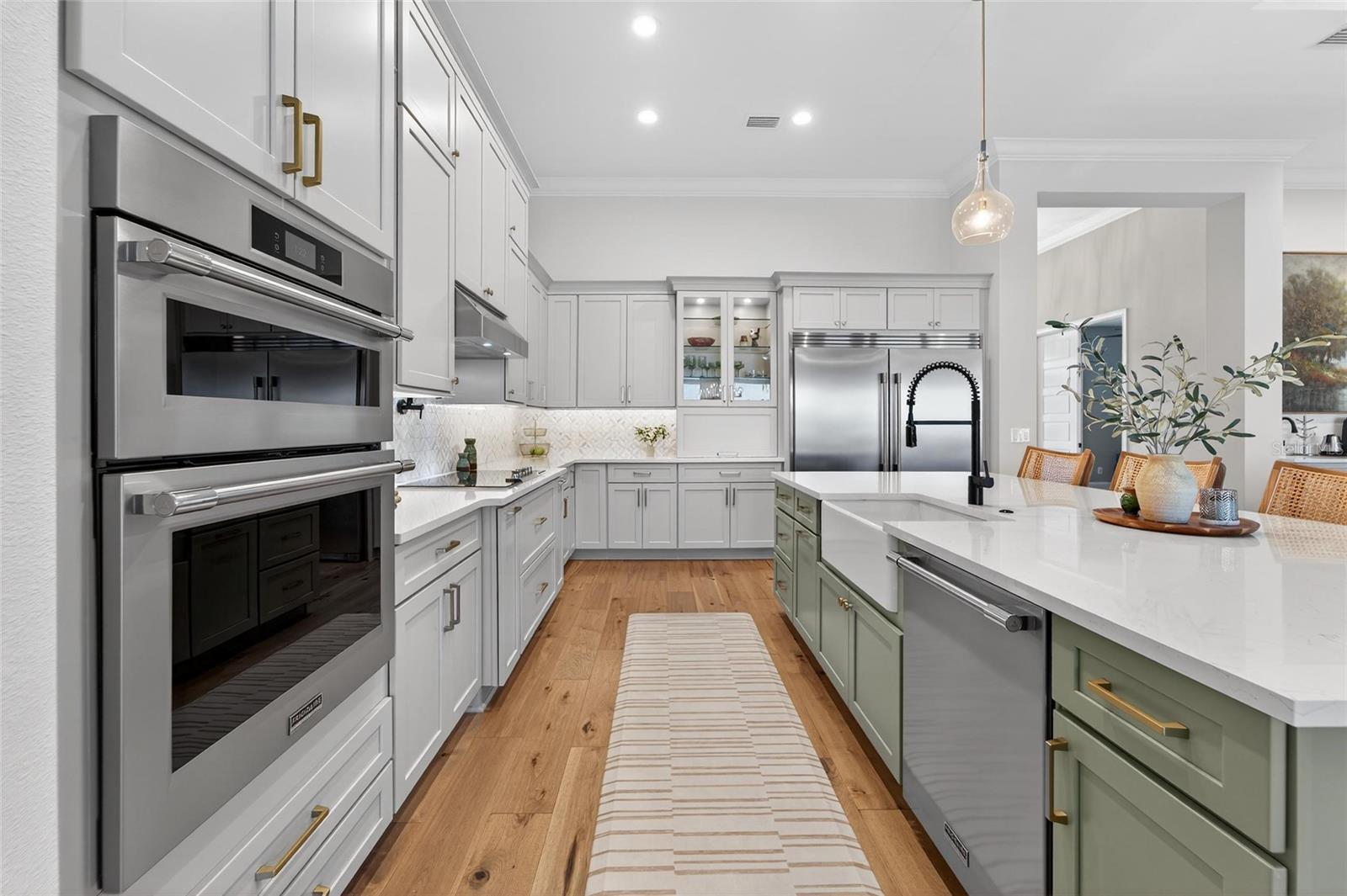 Listing photo id 15 for 5264 Riverlake Drive