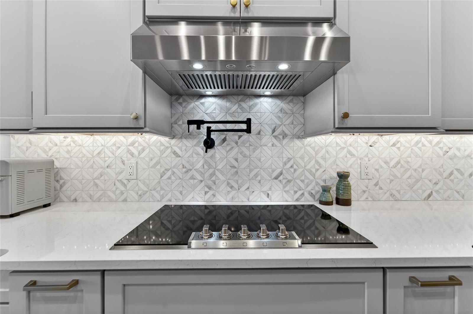 Listing photo id 18 for 5264 Riverlake Drive