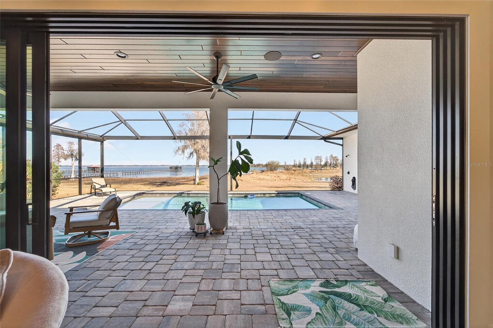 Listing photo id 29 for 5264 Riverlake Drive