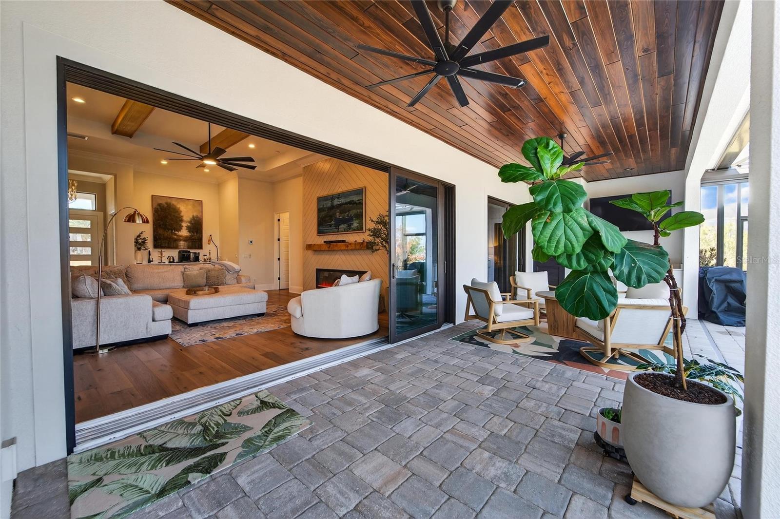 Listing photo id 30 for 5264 Riverlake Drive