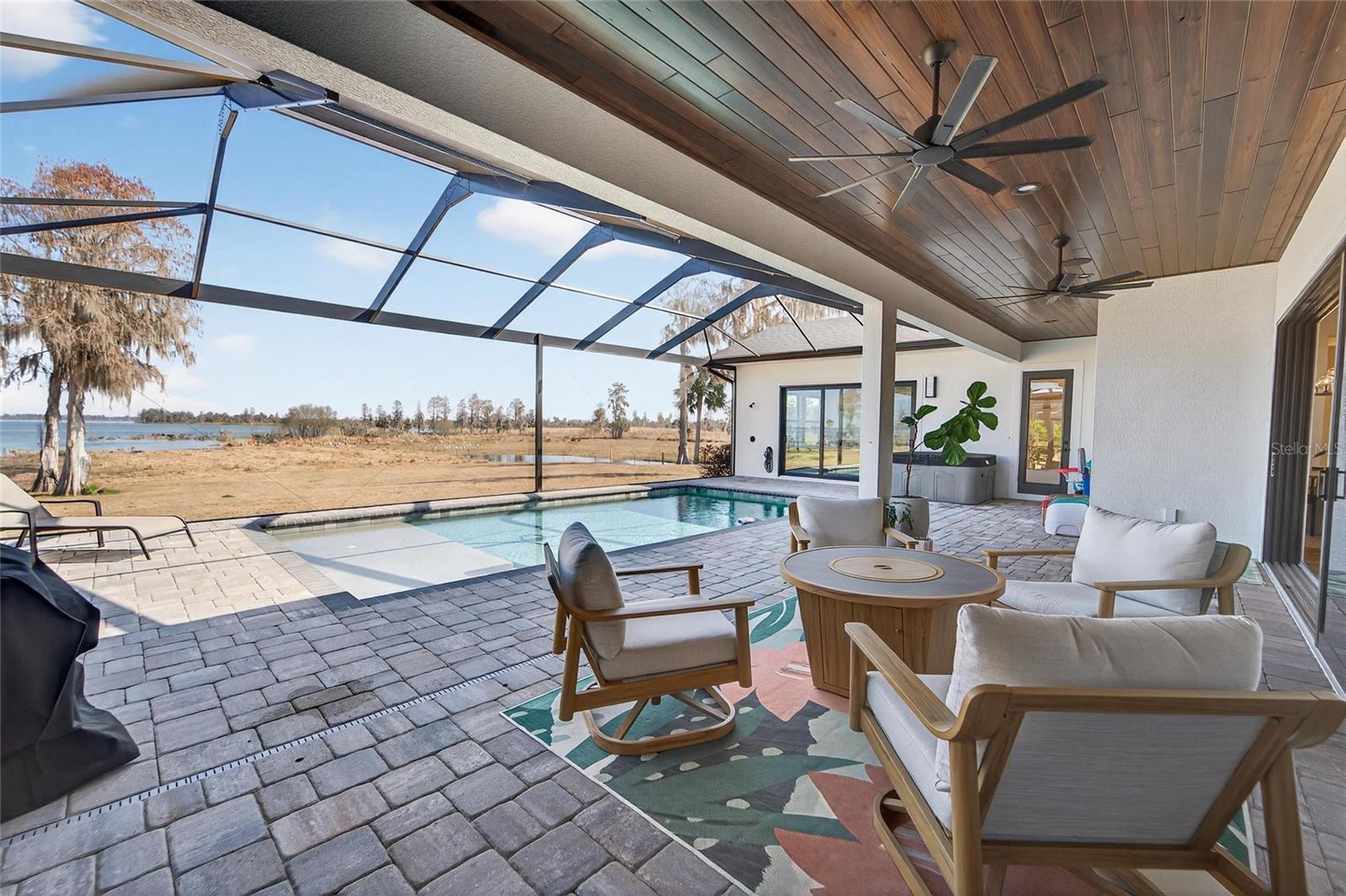 Listing photo id 32 for 5264 Riverlake Drive