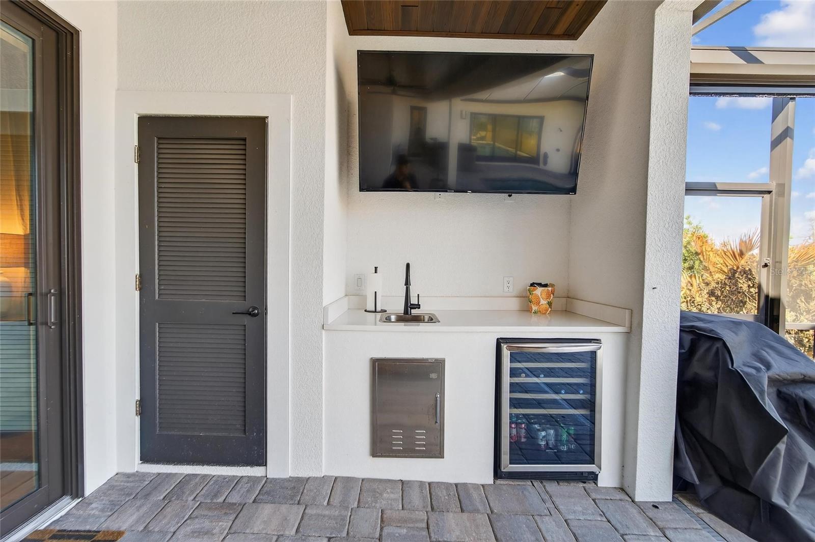 Listing photo id 34 for 5264 Riverlake Drive