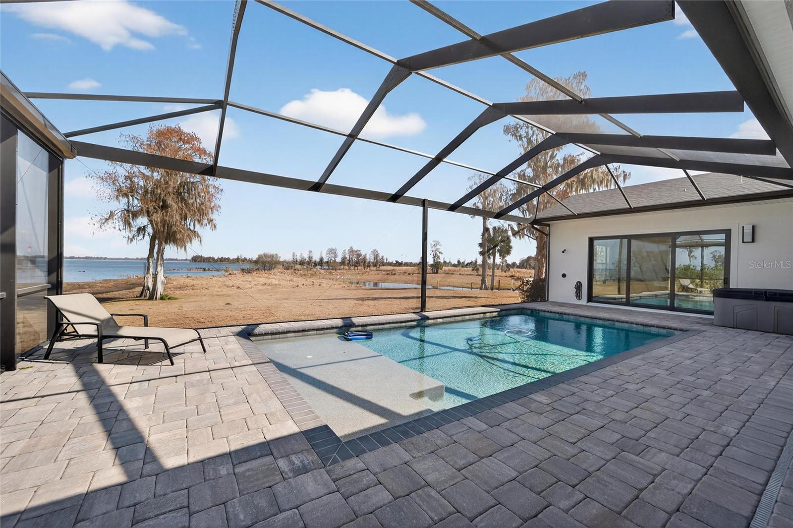 Listing photo id 35 for 5264 Riverlake Drive