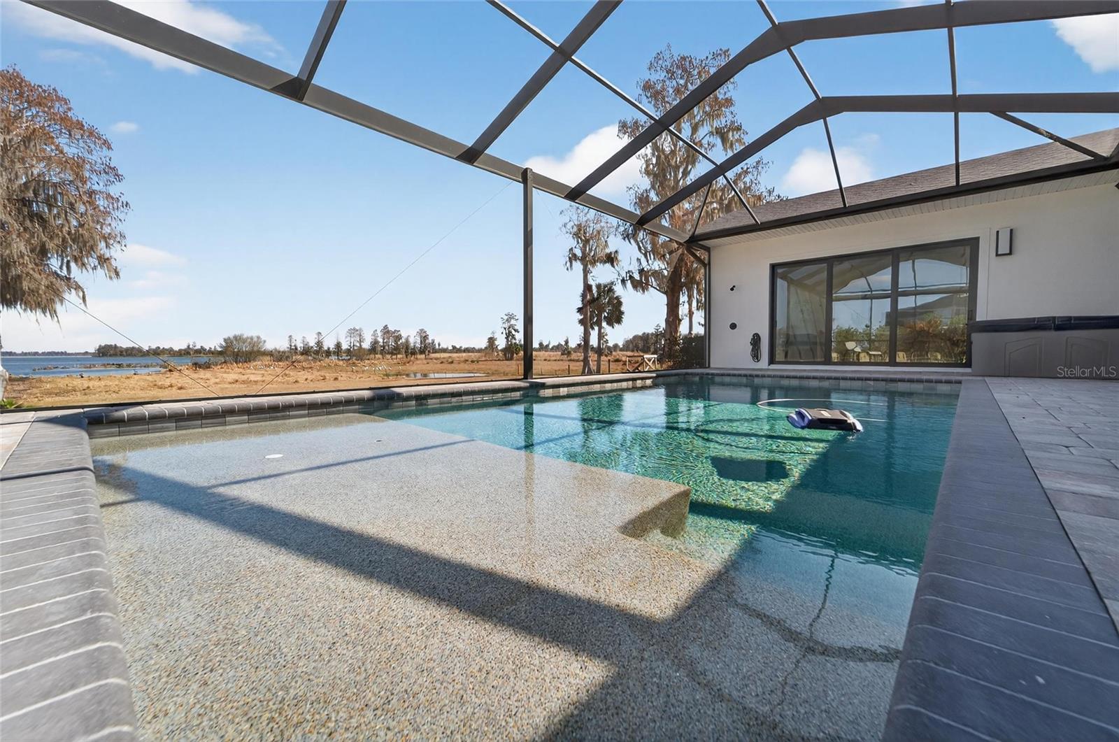 Listing photo id 39 for 5264 Riverlake Drive