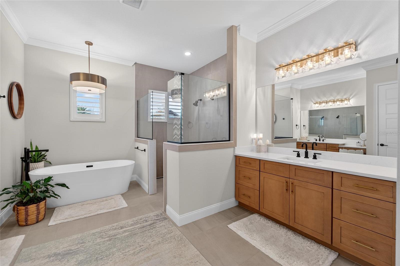 Listing photo id 45 for 5264 Riverlake Drive