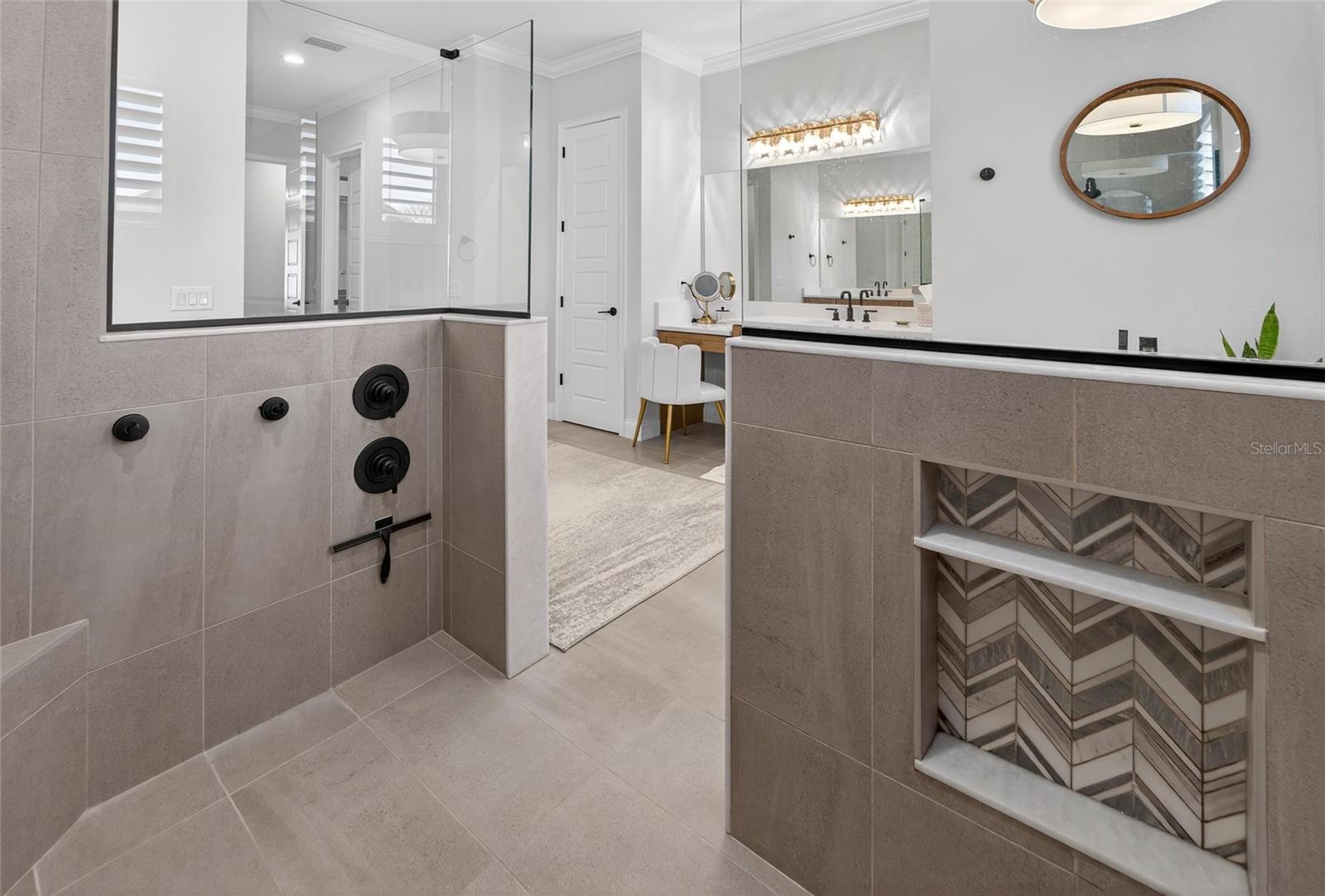 Listing photo id 49 for 5264 Riverlake Drive