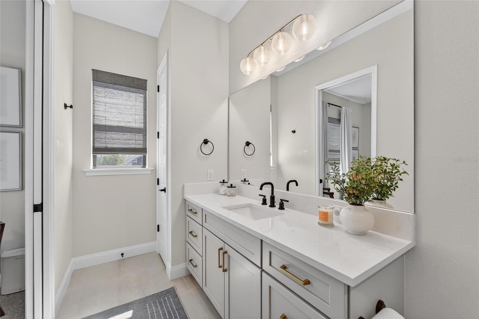 Listing photo id 53 for 5264 Riverlake Drive