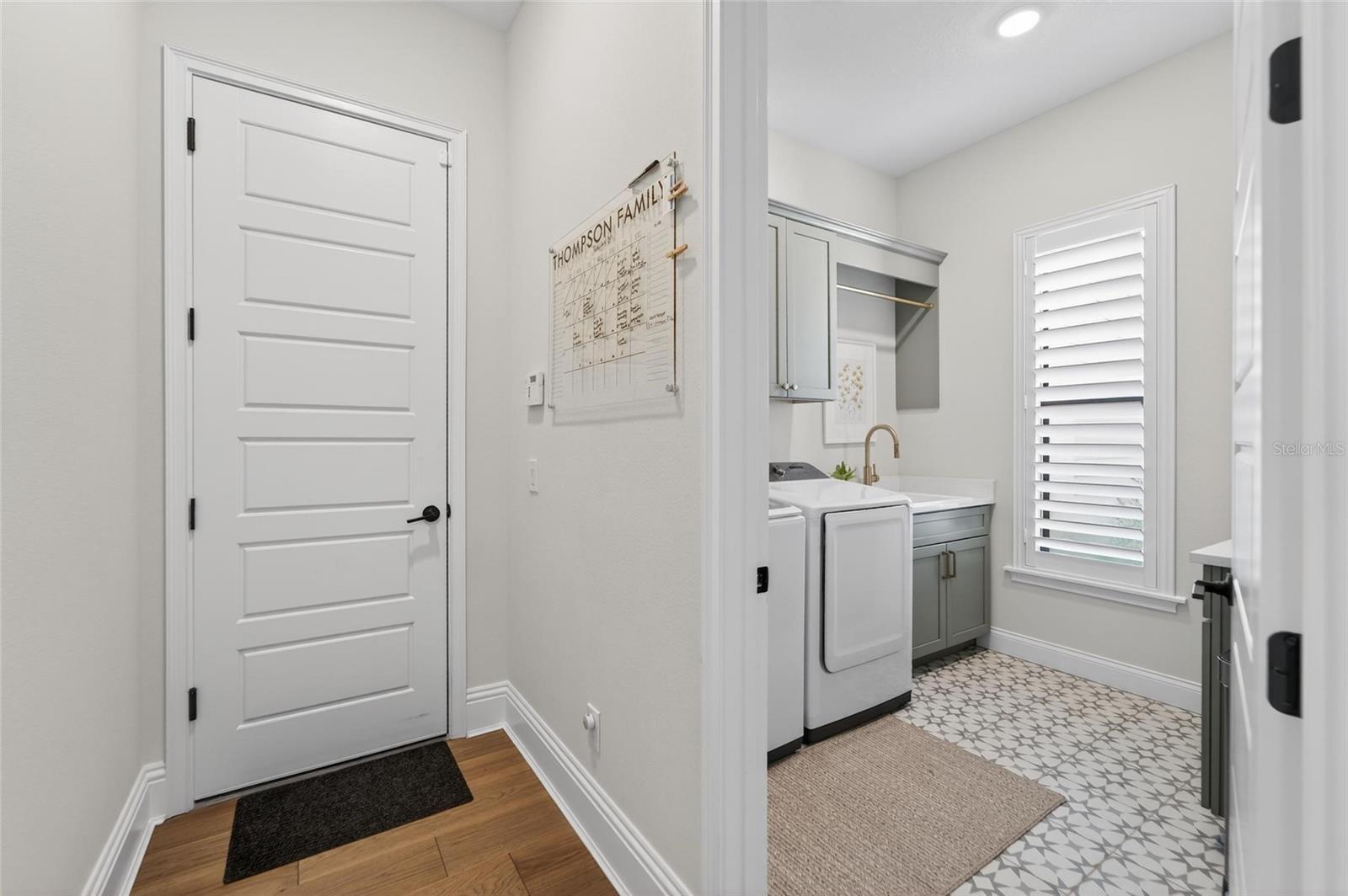 Listing photo id 65 for 5264 Riverlake Drive