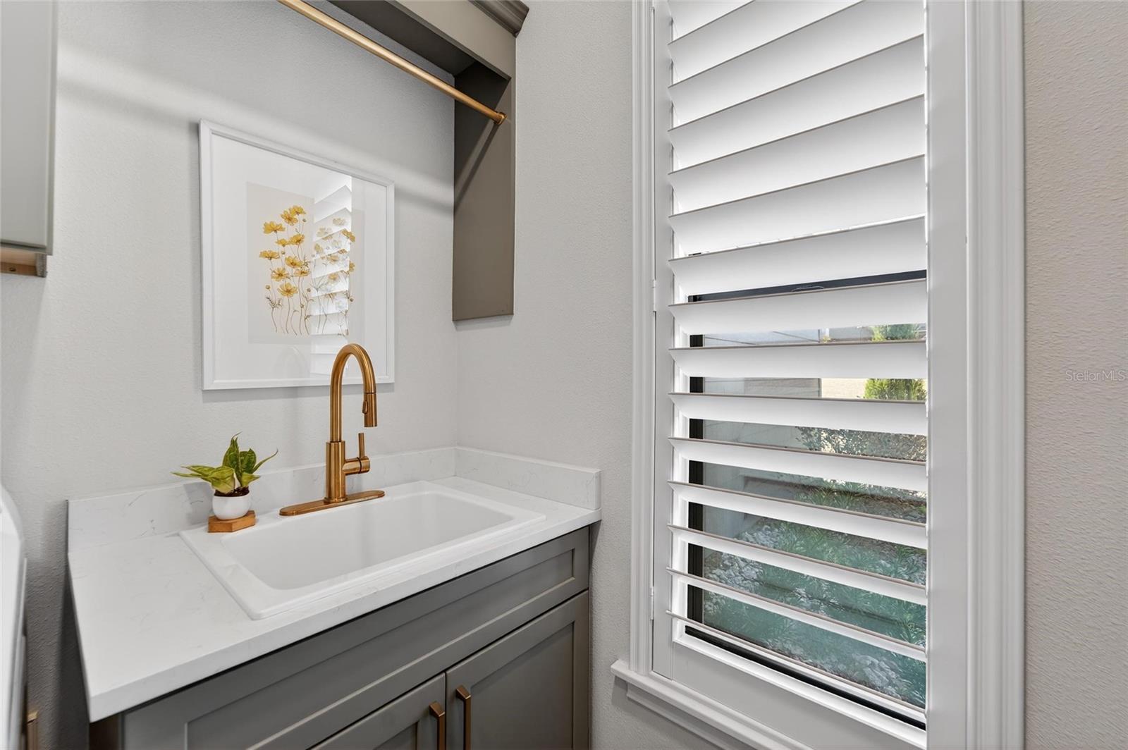 Listing photo id 67 for 5264 Riverlake Drive