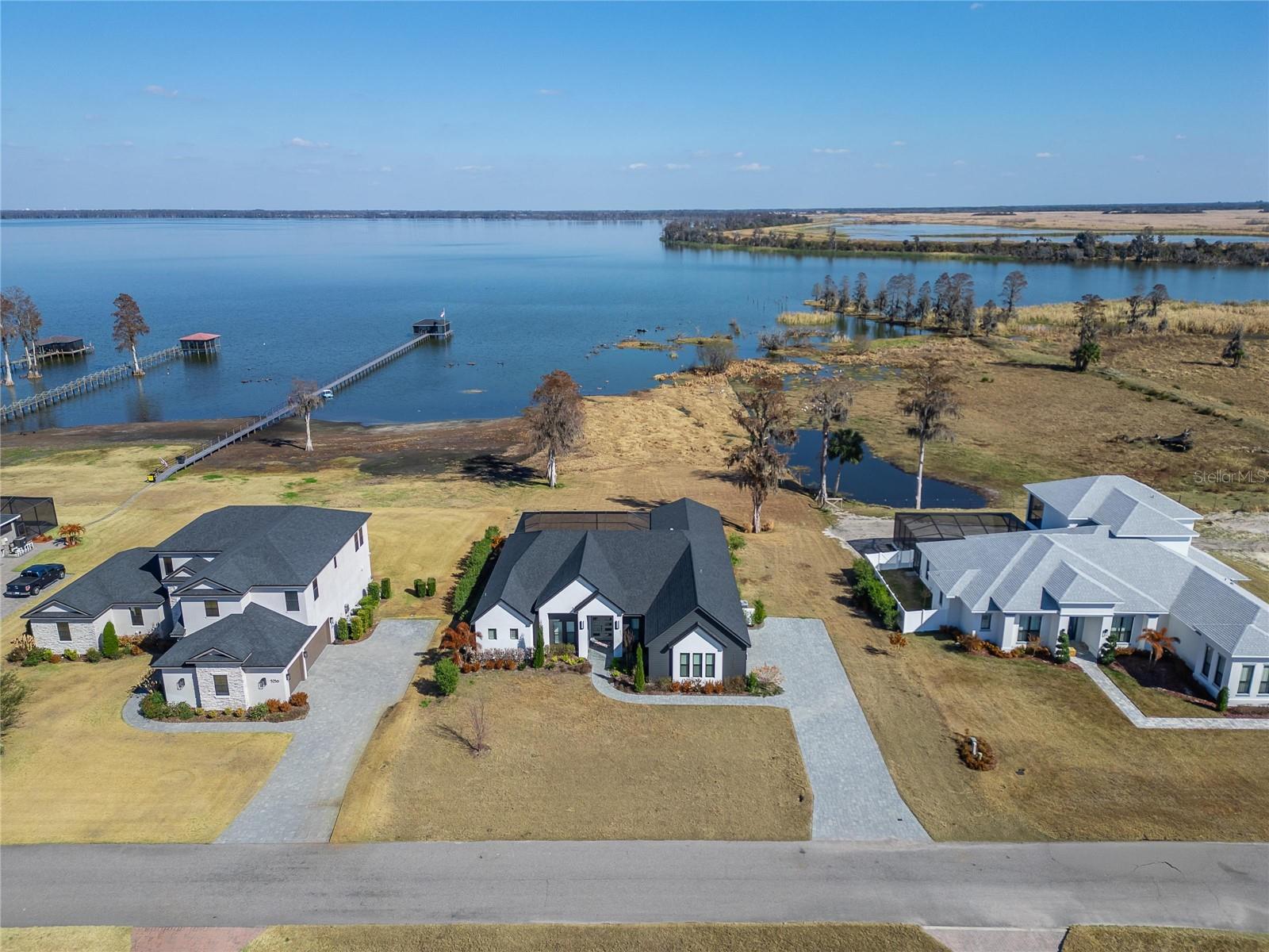 Listing photo id 70 for 5264 Riverlake Drive