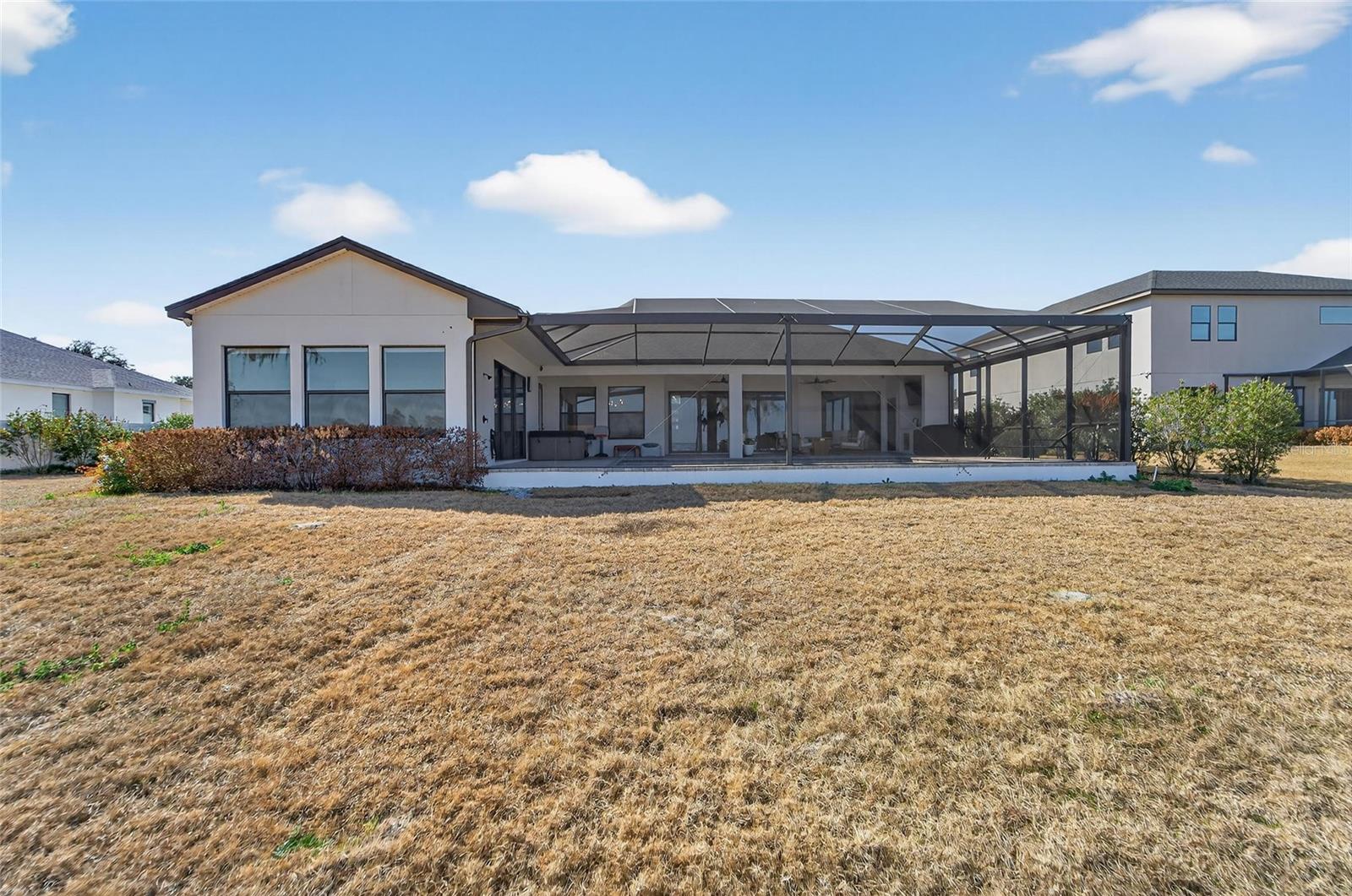 Listing photo id 74 for 5264 Riverlake Drive