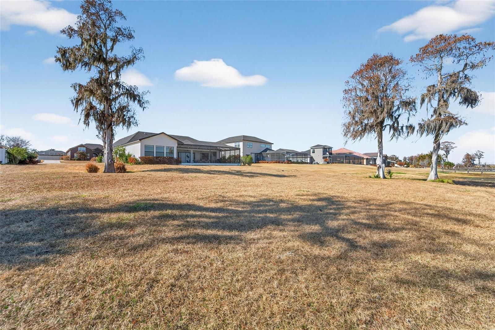 Listing photo id 76 for 5264 Riverlake Drive