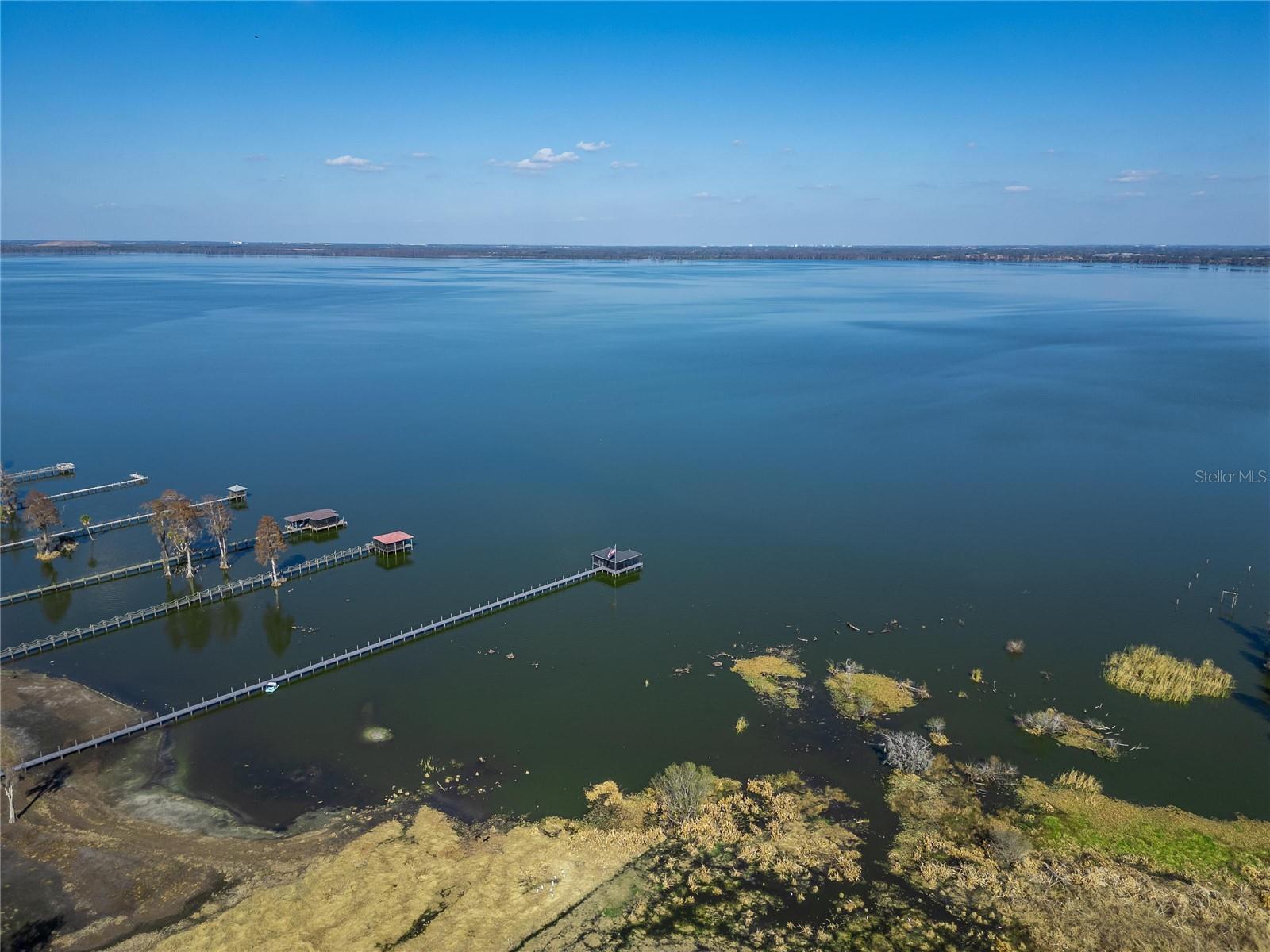 Listing photo id 81 for 5264 Riverlake Drive