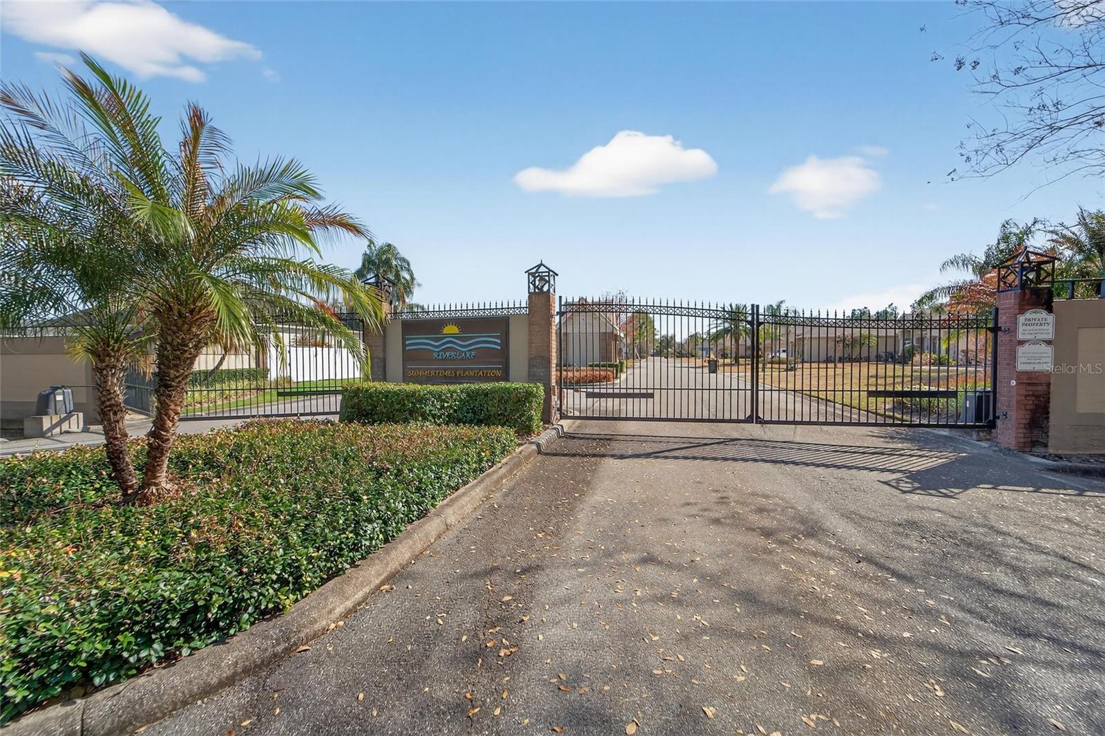 Listing photo id 84 for 5264 Riverlake Drive