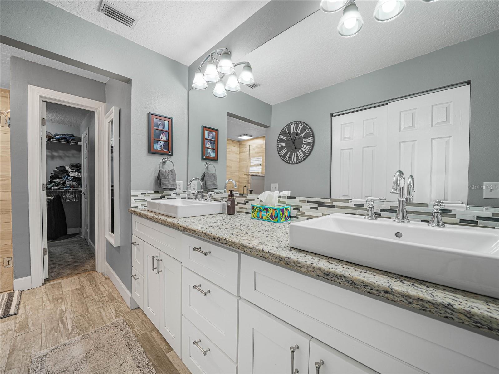 Image 20 of 41 For 2115 Jonathan