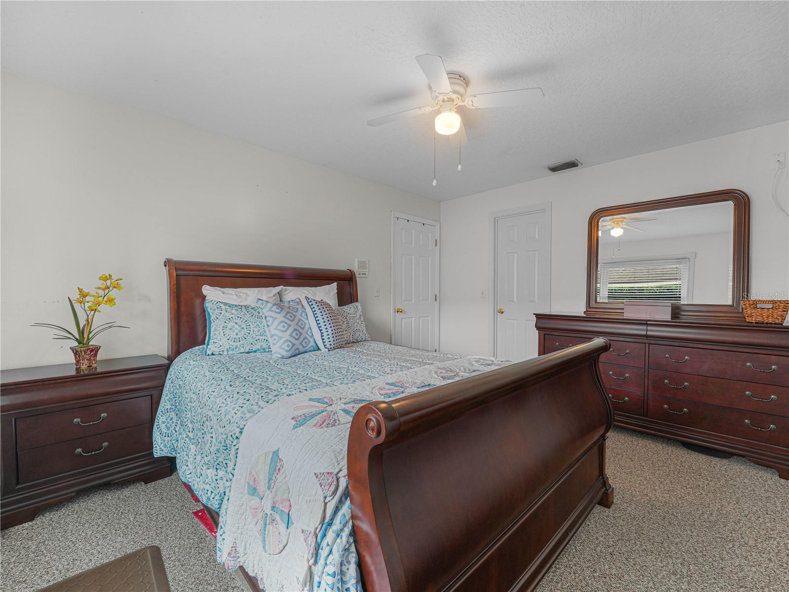 Image 26 of 41 For 2115 Jonathan