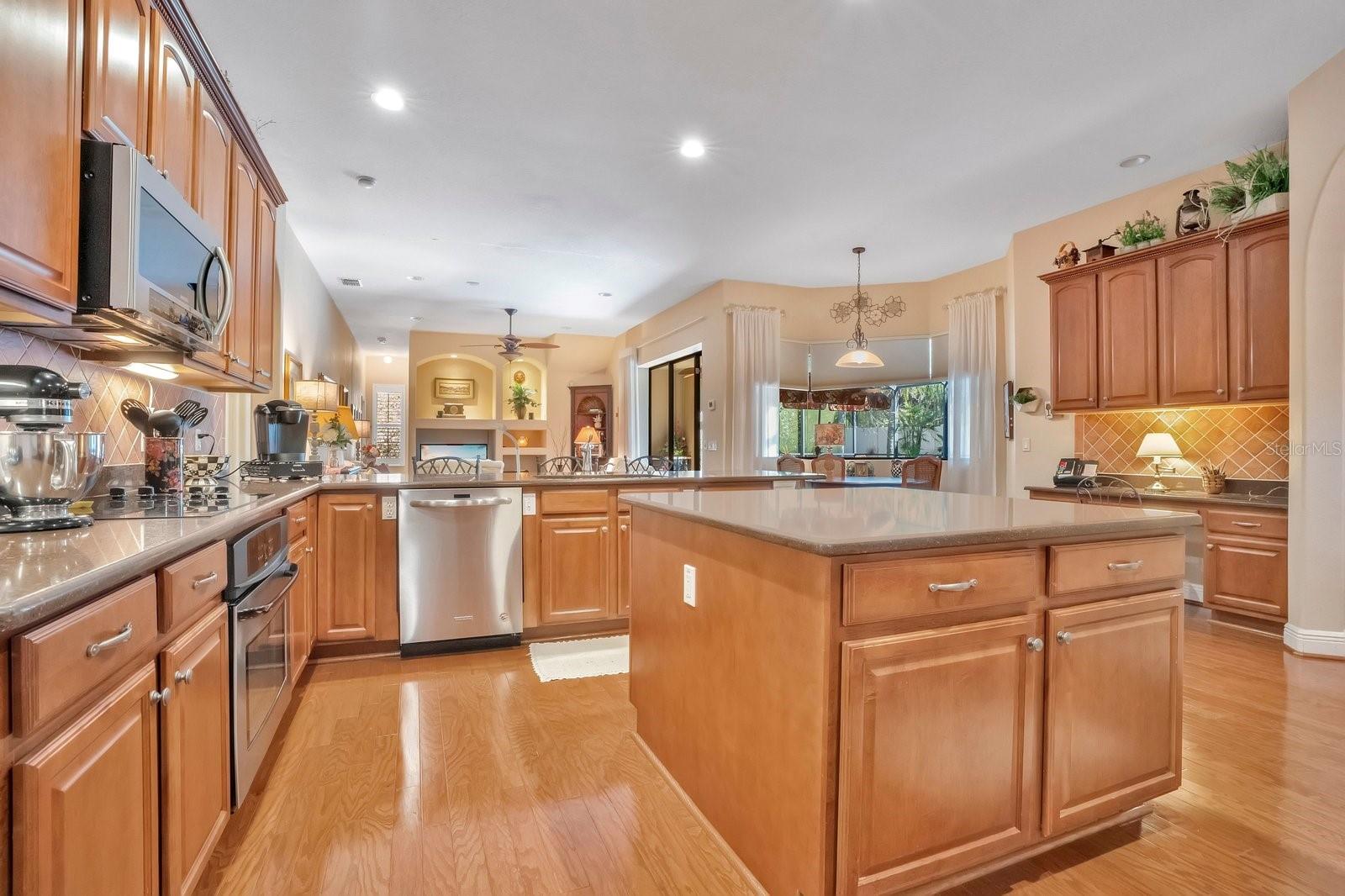 Image 12 of 63 For 444 Oak Landing Boulevard