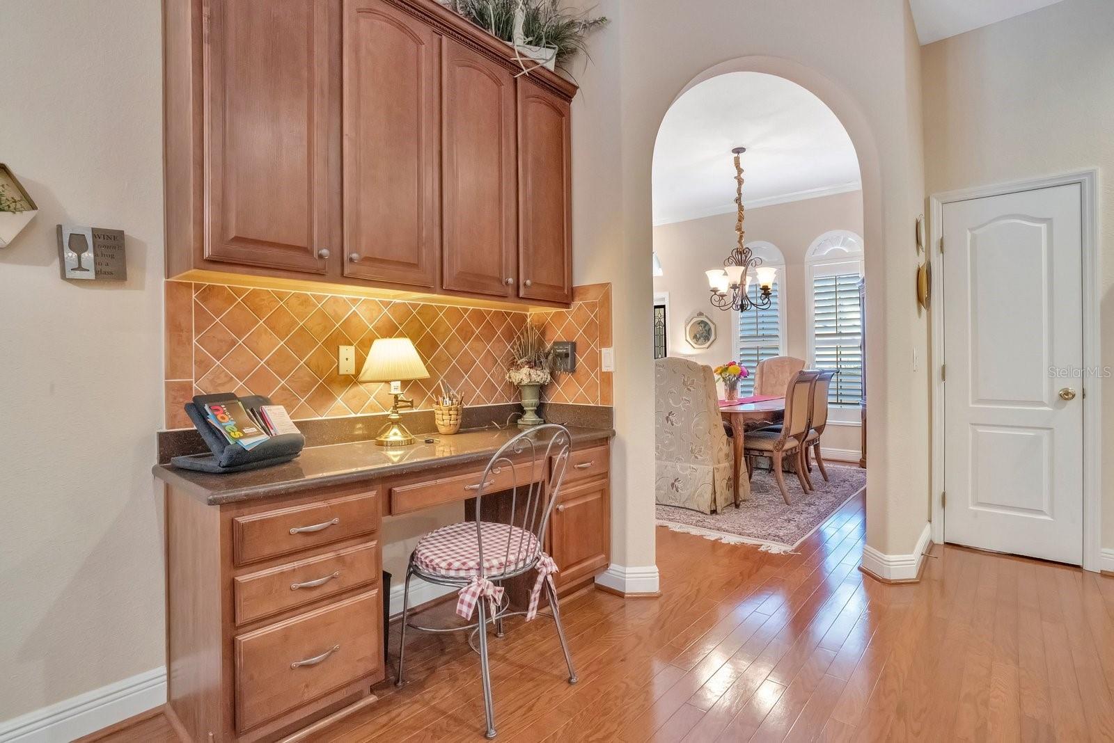 Image 19 of 63 For 444 Oak Landing Boulevard