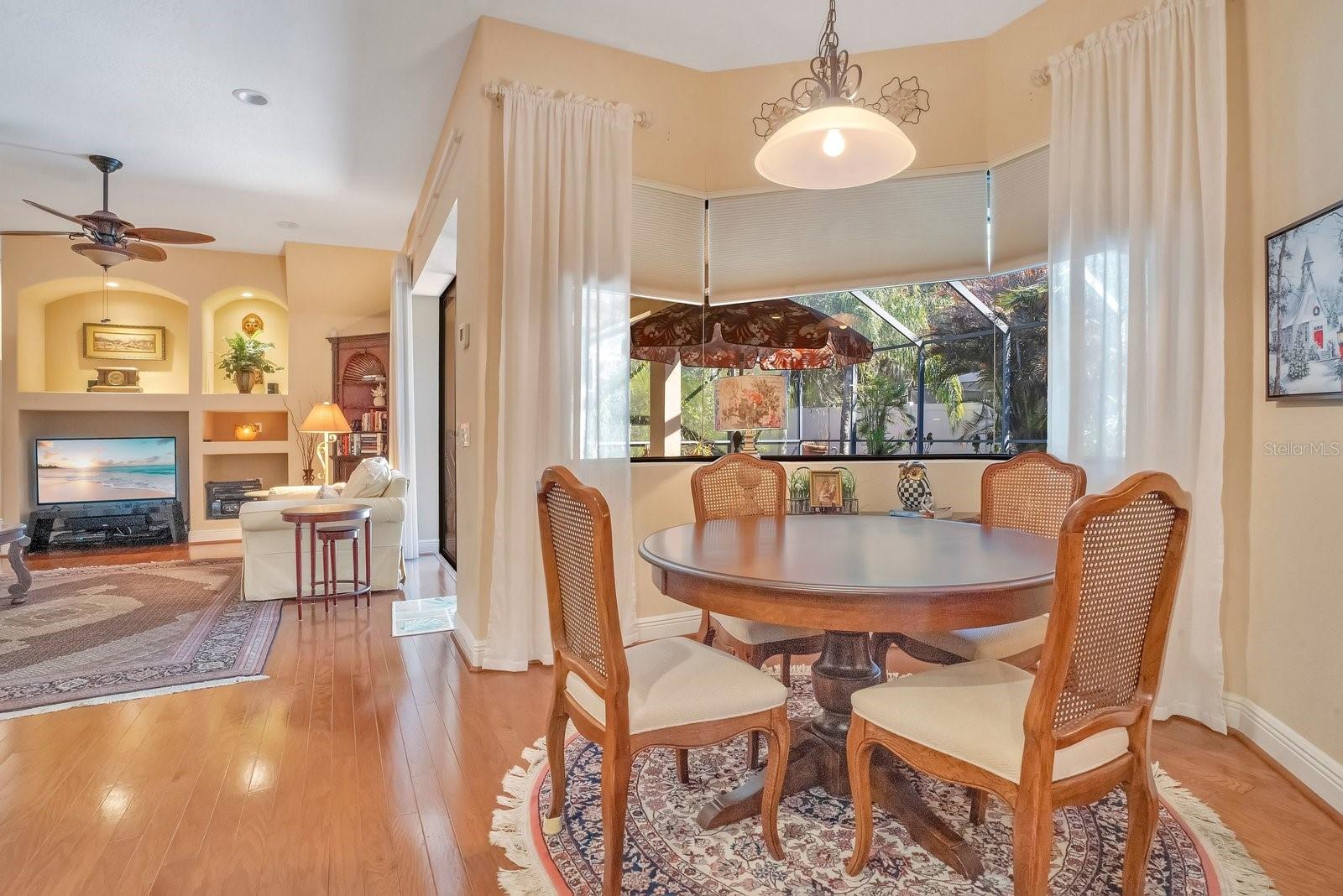 Image 21 of 63 For 444 Oak Landing Boulevard