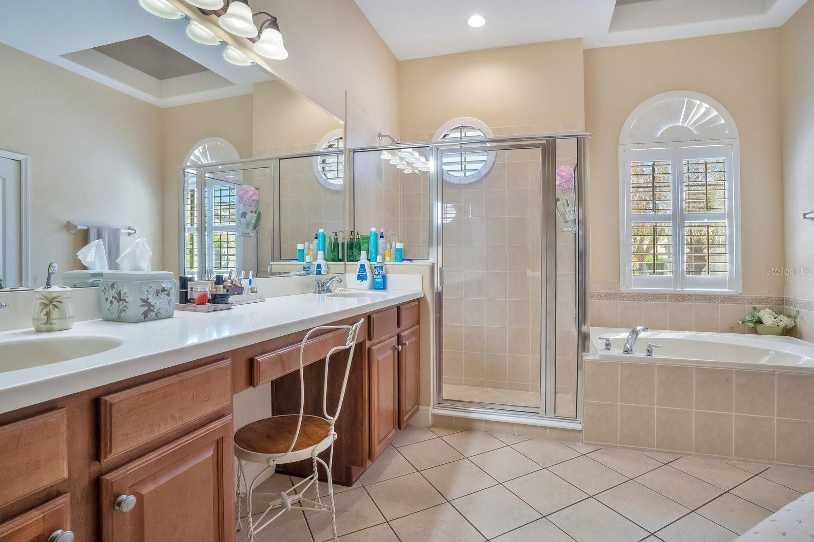 Image 27 of 63 For 444 Oak Landing Boulevard