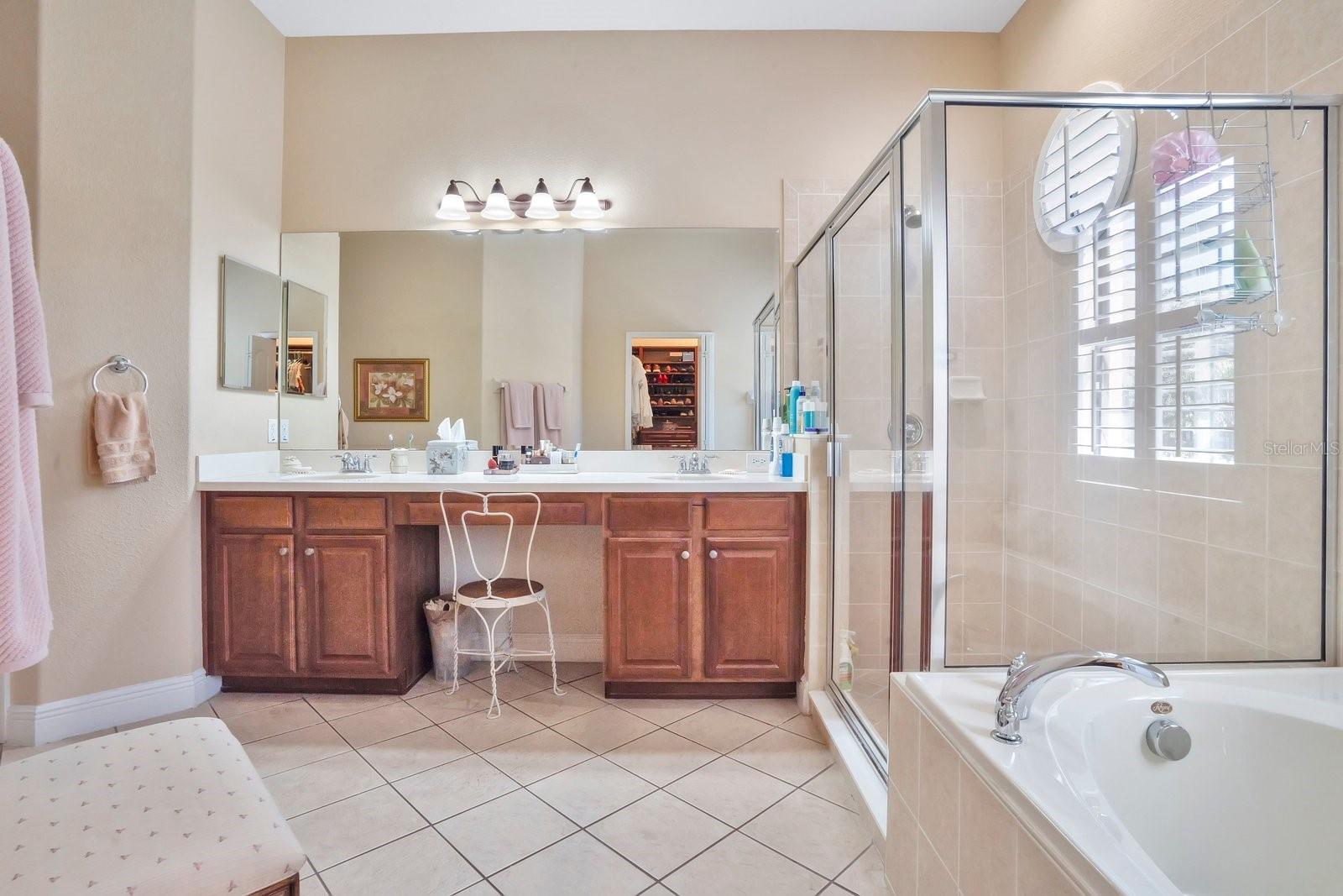 Image 28 of 63 For 444 Oak Landing Boulevard