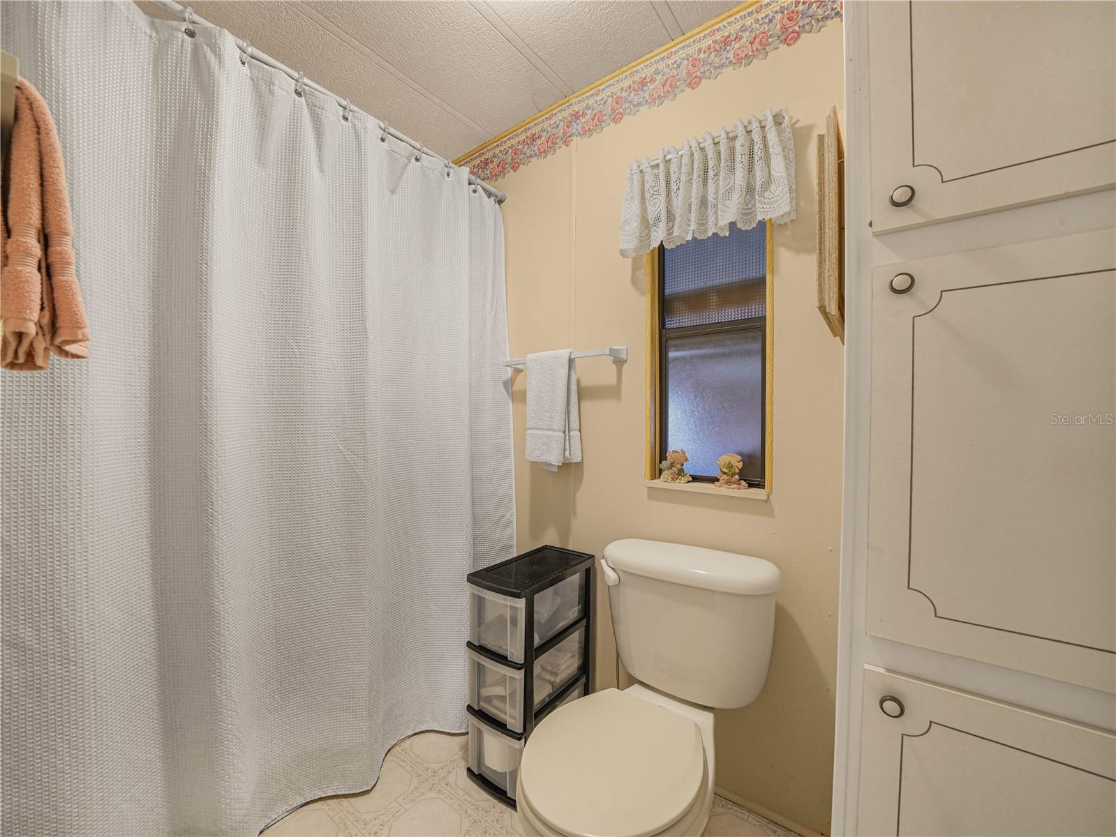 Image 14 of 24 For 1679 Foxway Drive