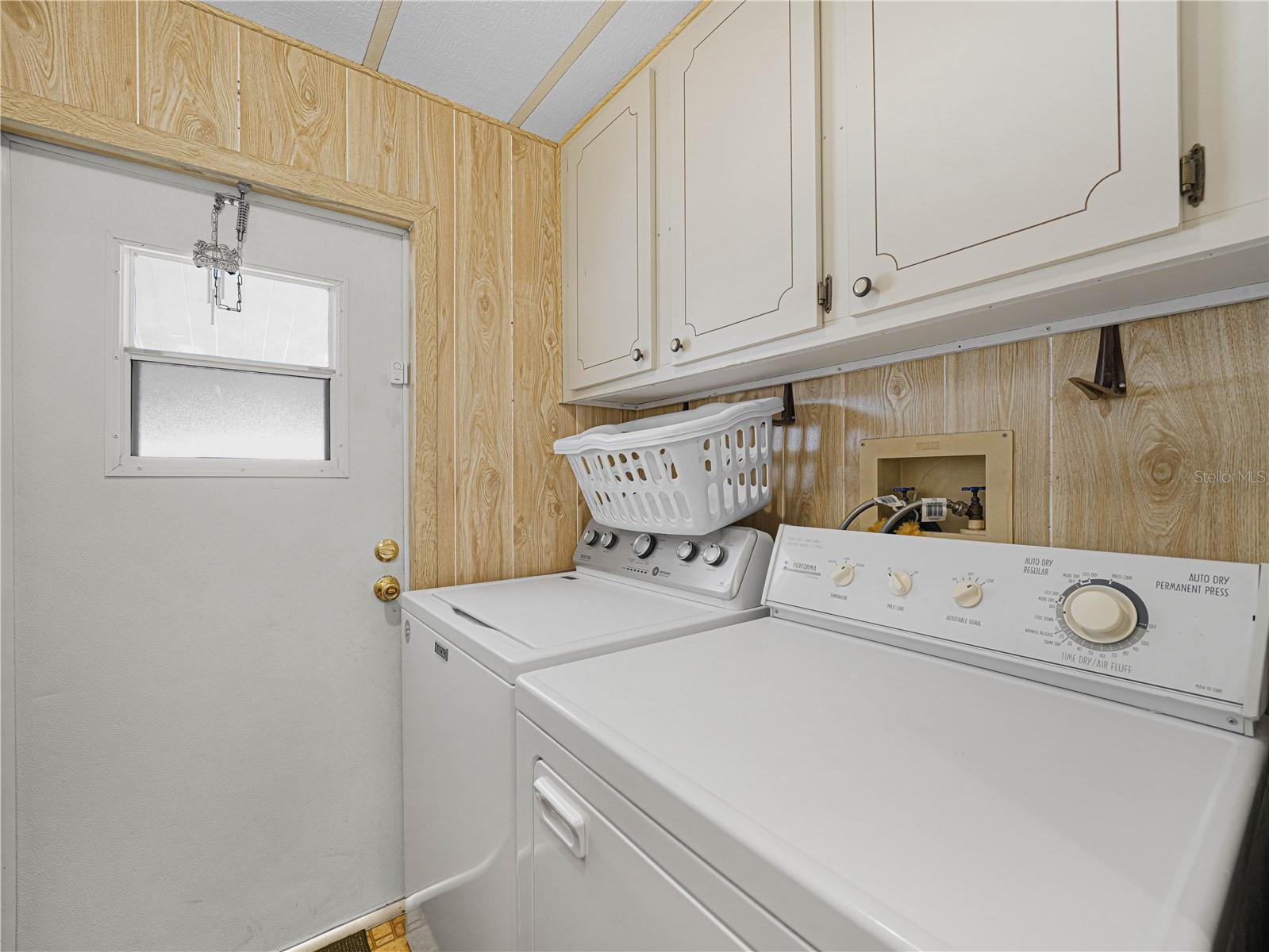 Image 18 of 24 For 1679 Foxway Drive