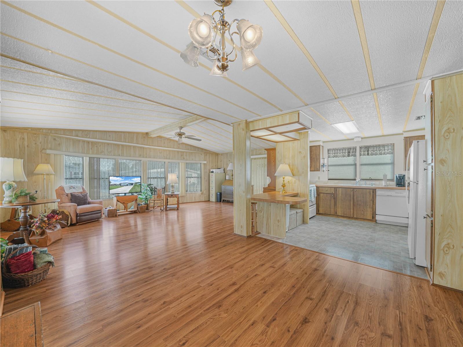 Image 5 of 24 For 1679 Foxway Drive