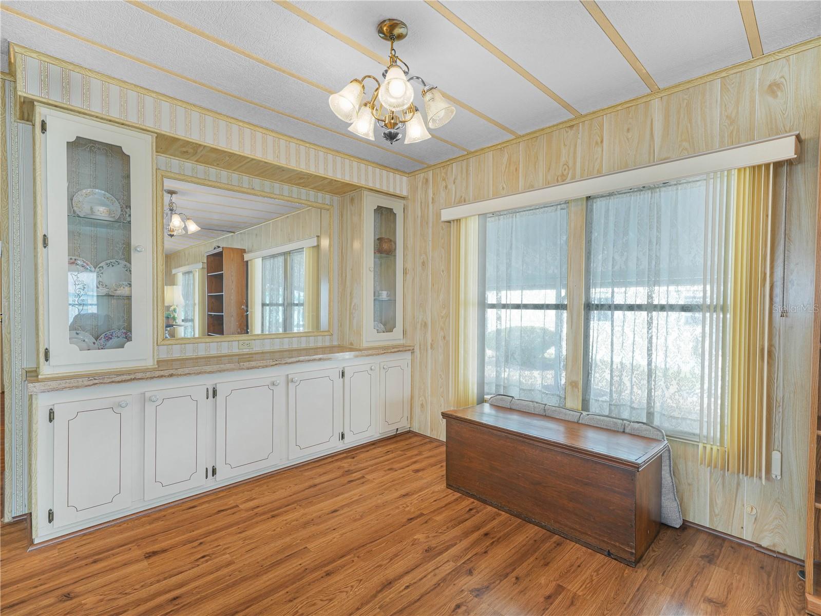 Image 6 of 24 For 1679 Foxway Drive